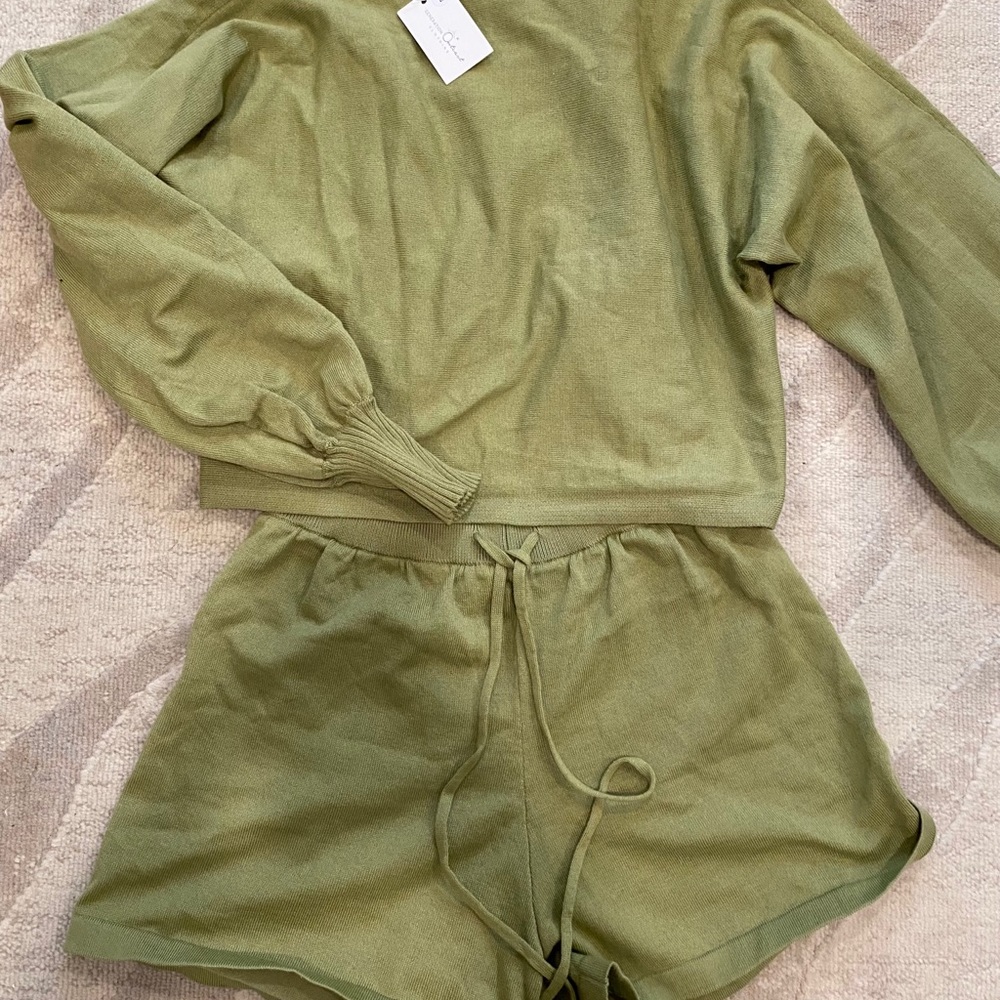 Cloth set